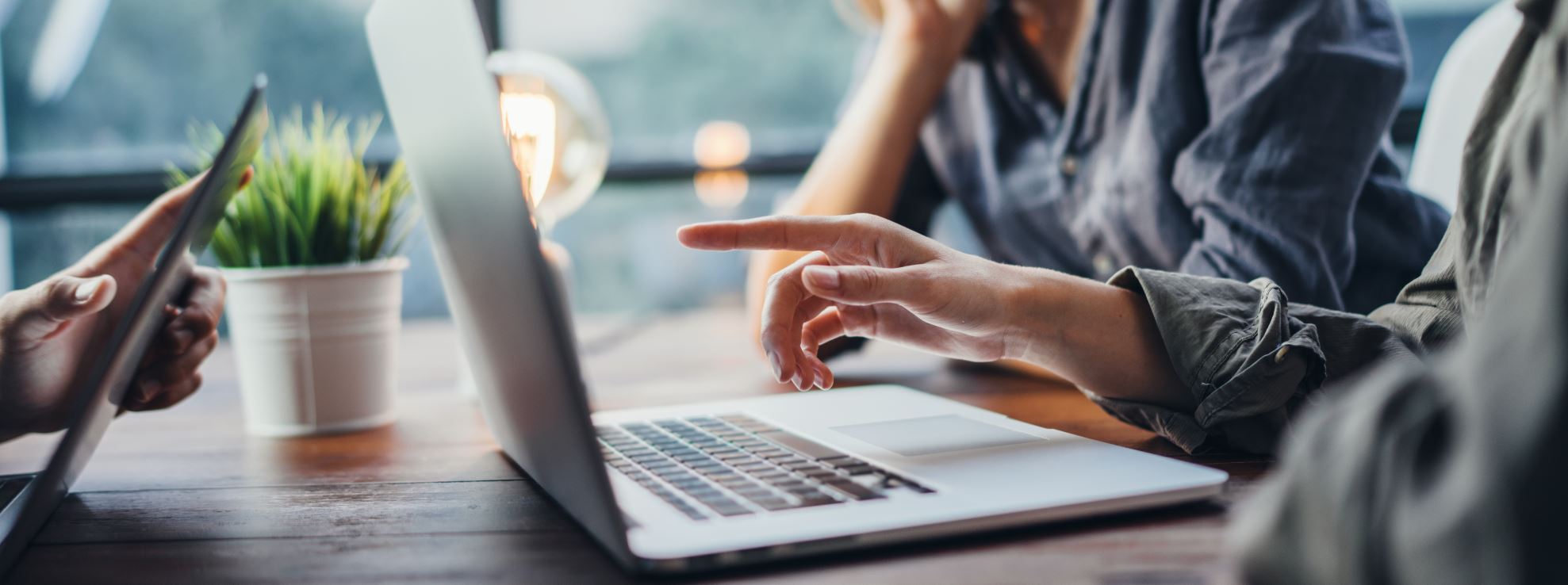 Cómo garantizar la implantación exitosa de una centralita virtual para empresas